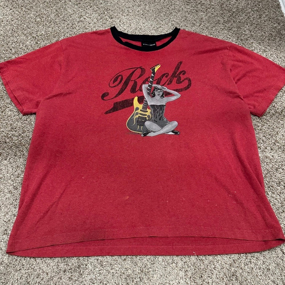 No Boundaries Mens T Shirt Large Red Graphic Pin Up Rock Preowned Ringer Flaw